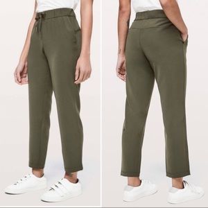 Lululemon on the fly pant new with tags